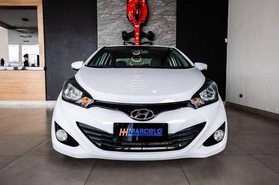 HYUNDAI HB20S 1.0 COMFORT PLUS 12V FLEX 4P MANUAL